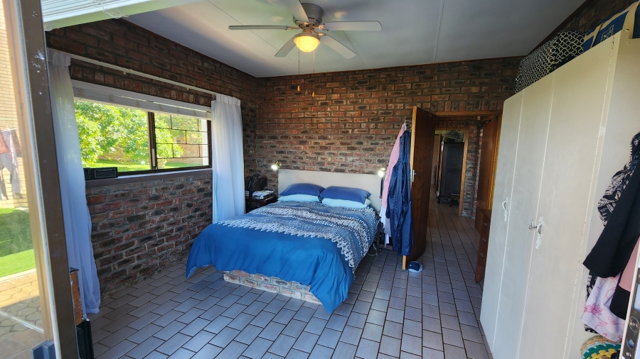 5 Bedroom Property for Sale in Dana Bay Western Cape